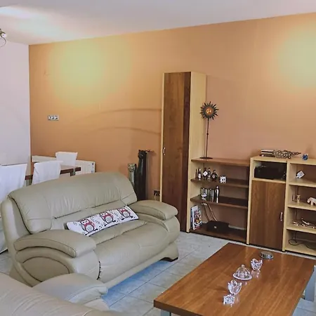 Semesterbostad Zenon House Larnaca
